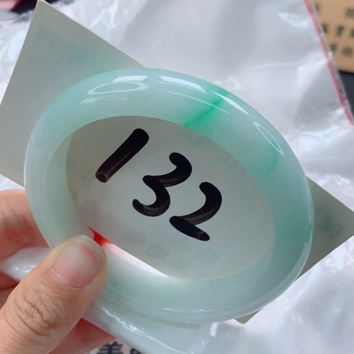 山***理翡翠手镯未镶嵌白底青