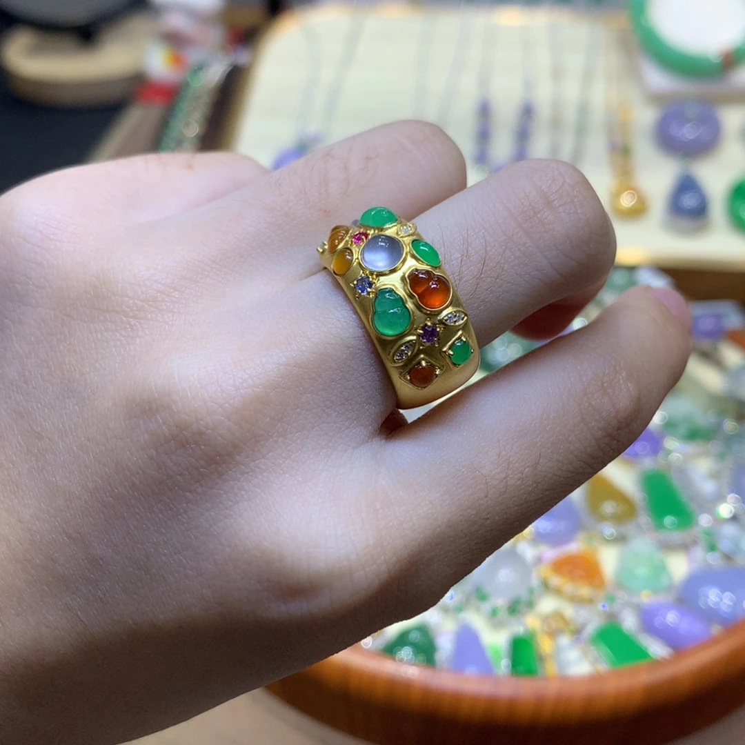 翡翠18K金镶嵌颈饰翡翠