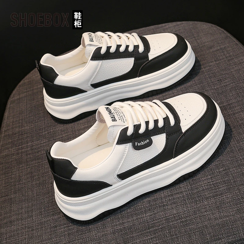 达芙妮集团旗下踩屎感皮面小白鞋女2025秋季新款百搭厚底运动板鞋