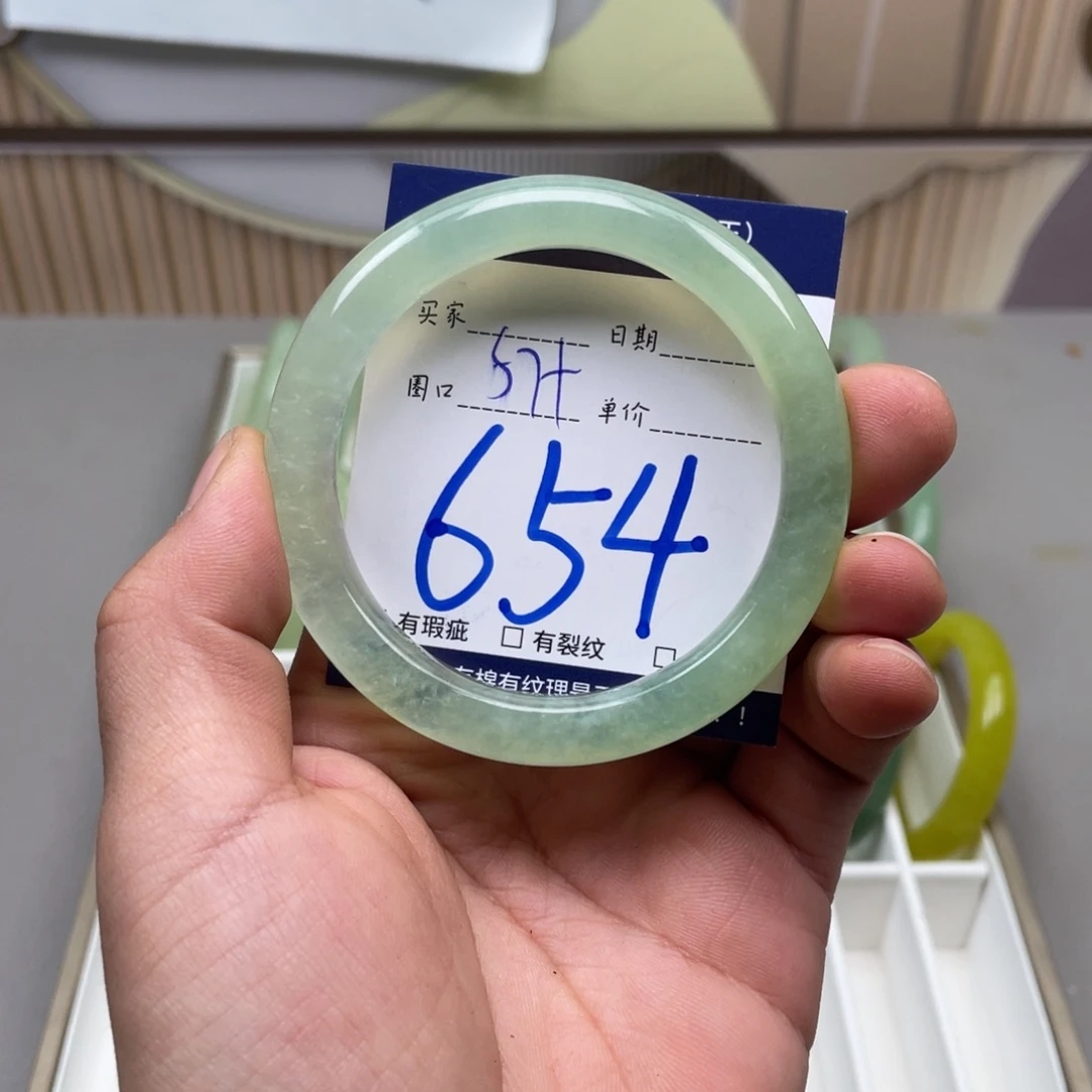 岫玉手镯手镯未镶嵌