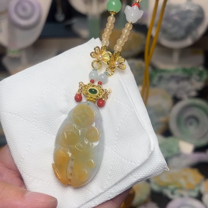 翡翠未镶嵌颈饰吊坠