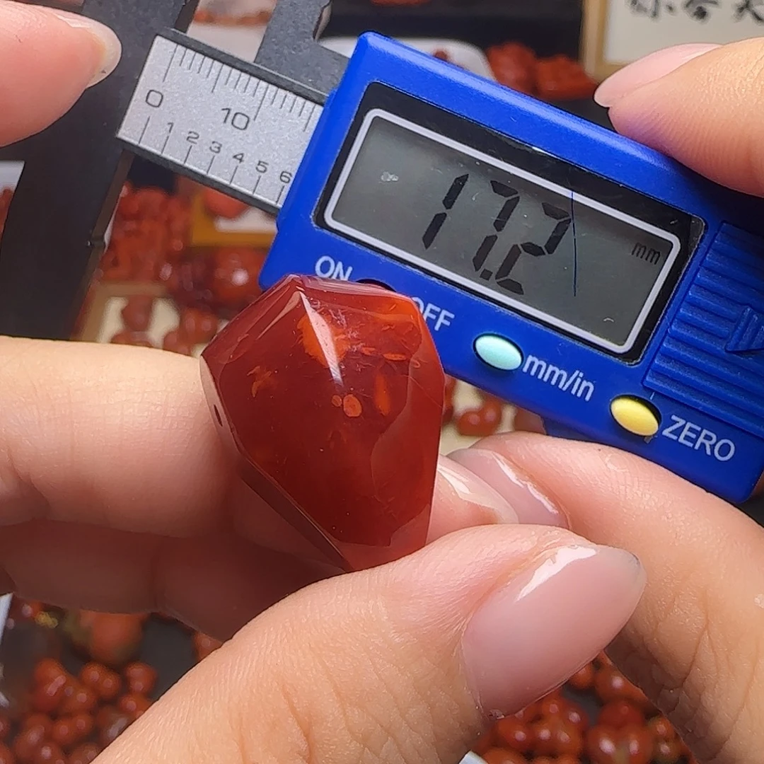 南红玛瑙未镶嵌颈饰