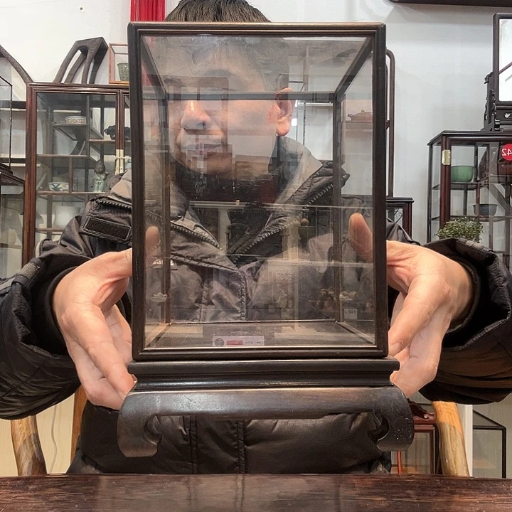 红酸枝木类小*哥紫光檀玻璃罩301