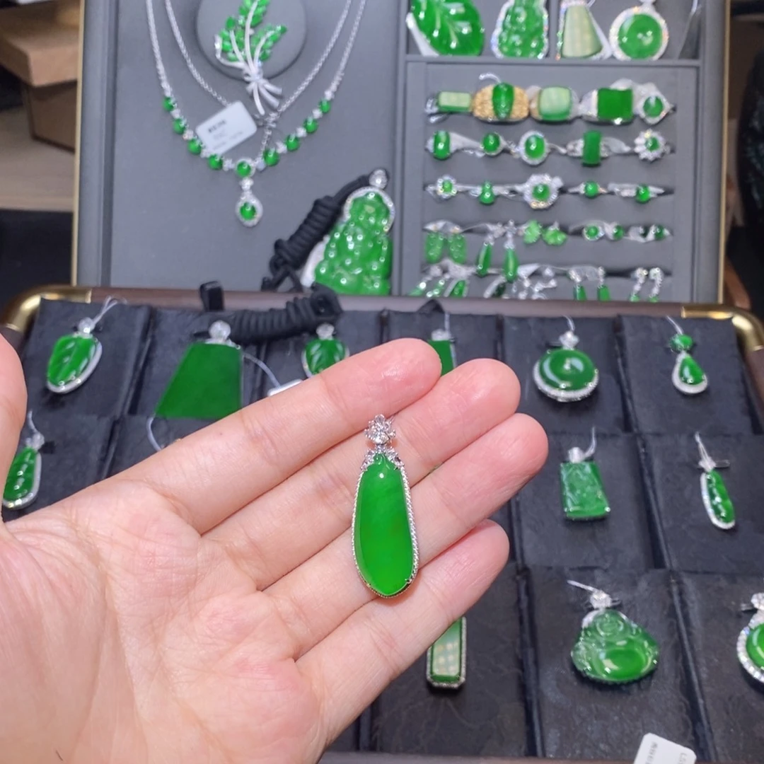 翡翠18K金镶嵌吊坠(不含链)福瓜吊坠