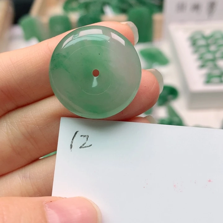 石英质玉颈饰未镶嵌雏*·