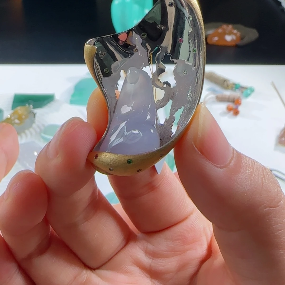 颈饰18K金镶嵌翡翠橦