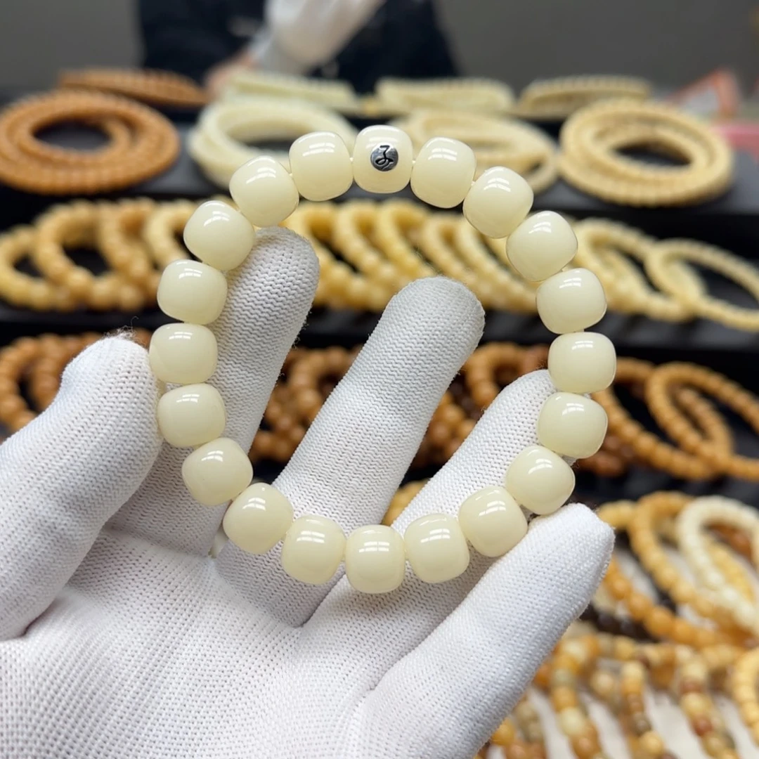 手串菩提根/象牙果11×12 5年 鬼工