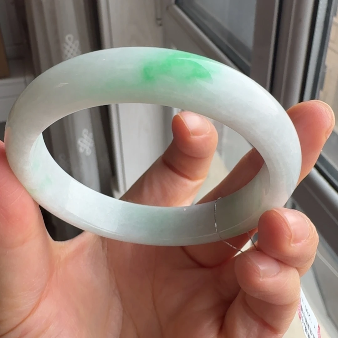 翡翠未镶嵌手镯手镯 包容