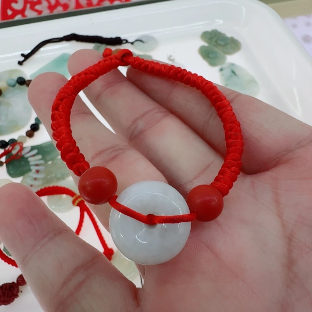 翡翠未镶嵌颈饰平安扣