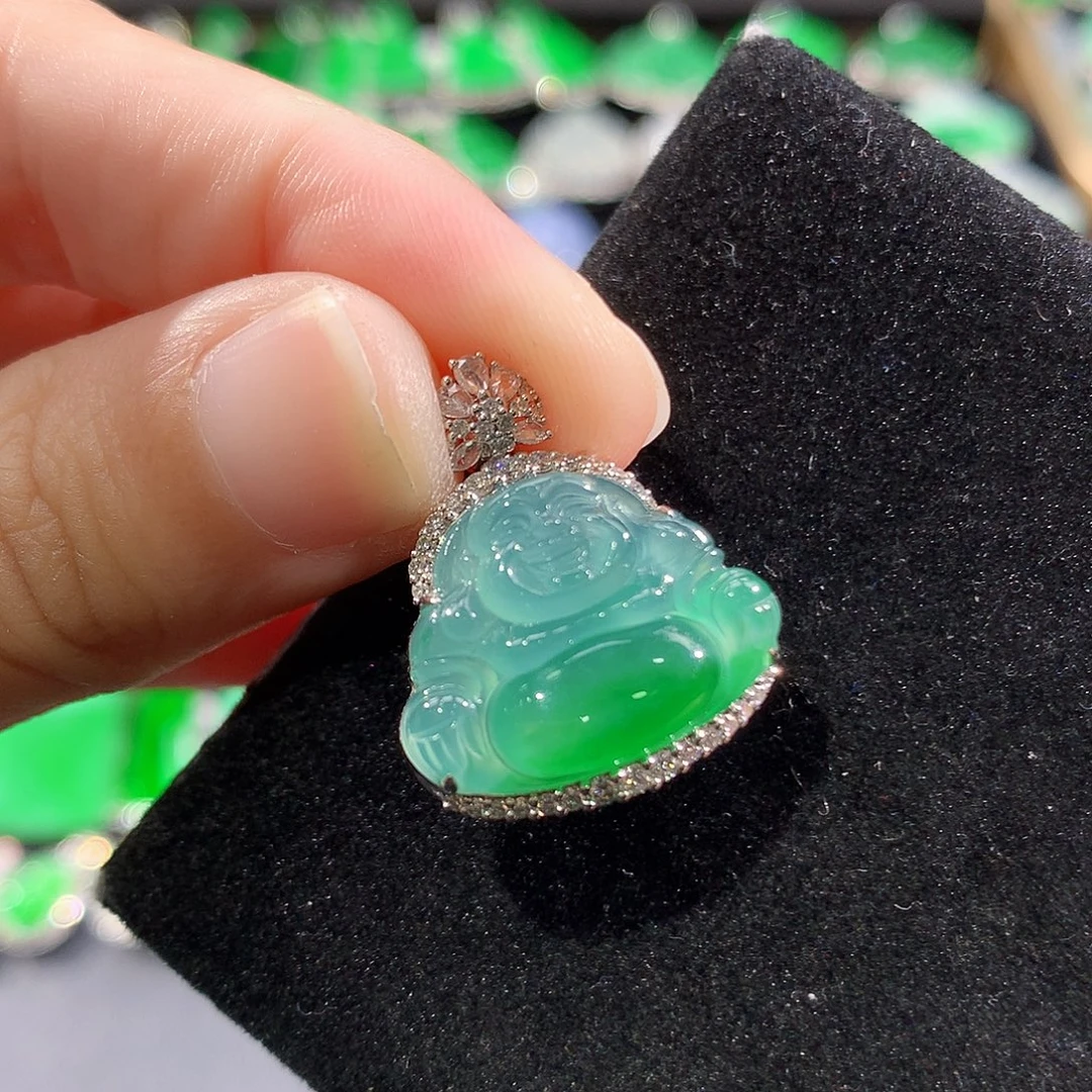 翡翠18K金镶嵌颈饰