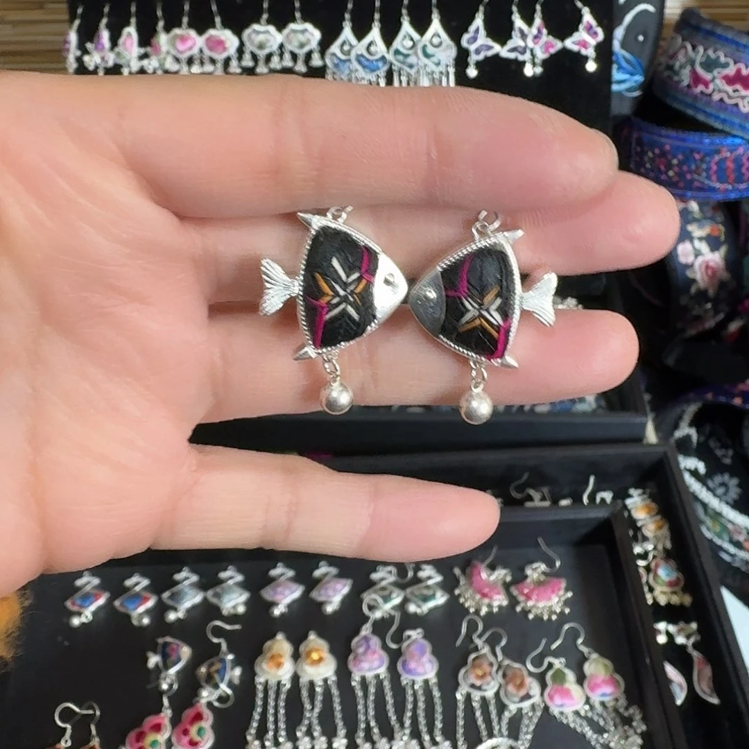 织绣民族风刺绣耳环