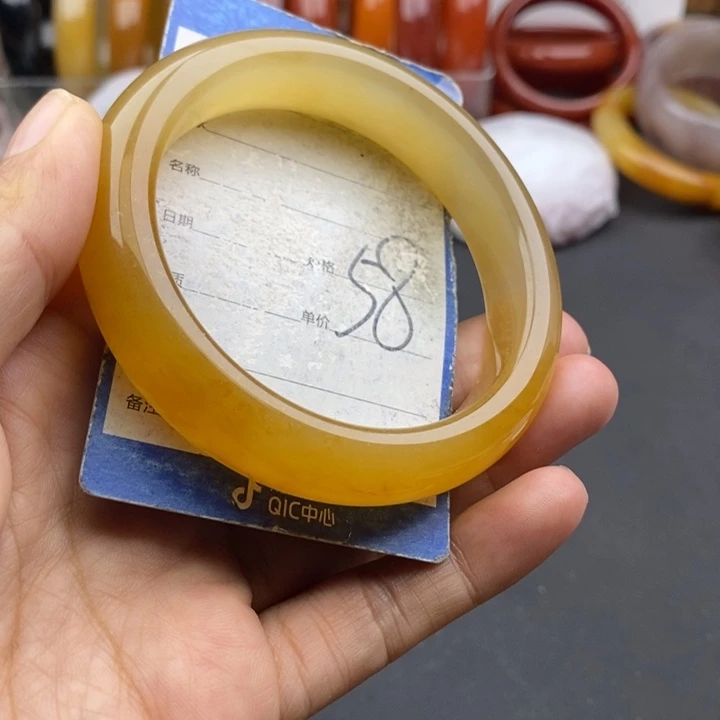 石英质玉未镶嵌手镯