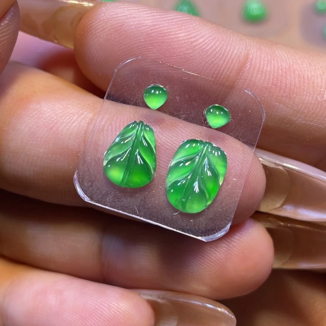 颈饰未镶嵌翡翠叶子