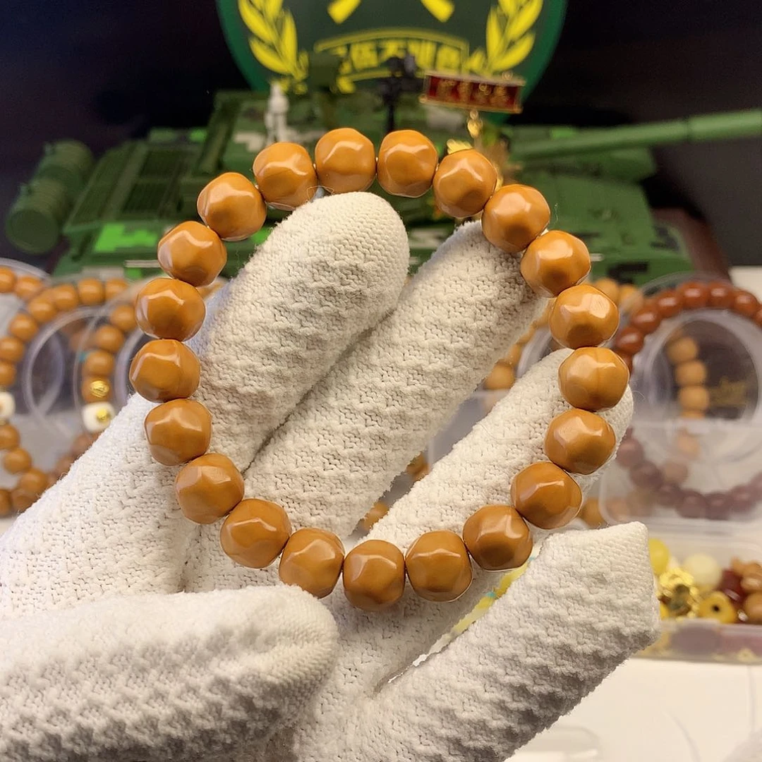 猴头核桃手串糖豆奶酪