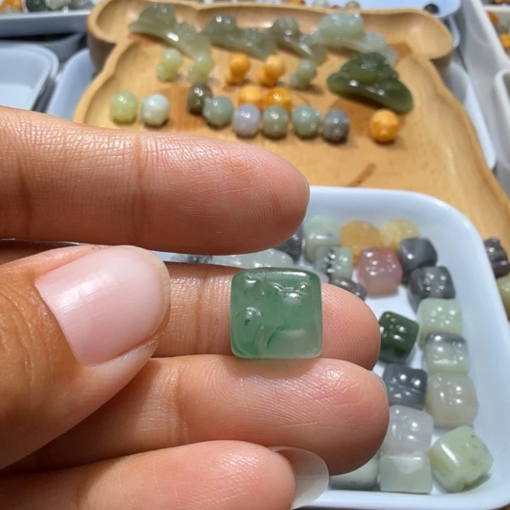 楠***边未镶嵌和田玉珠宝半成品