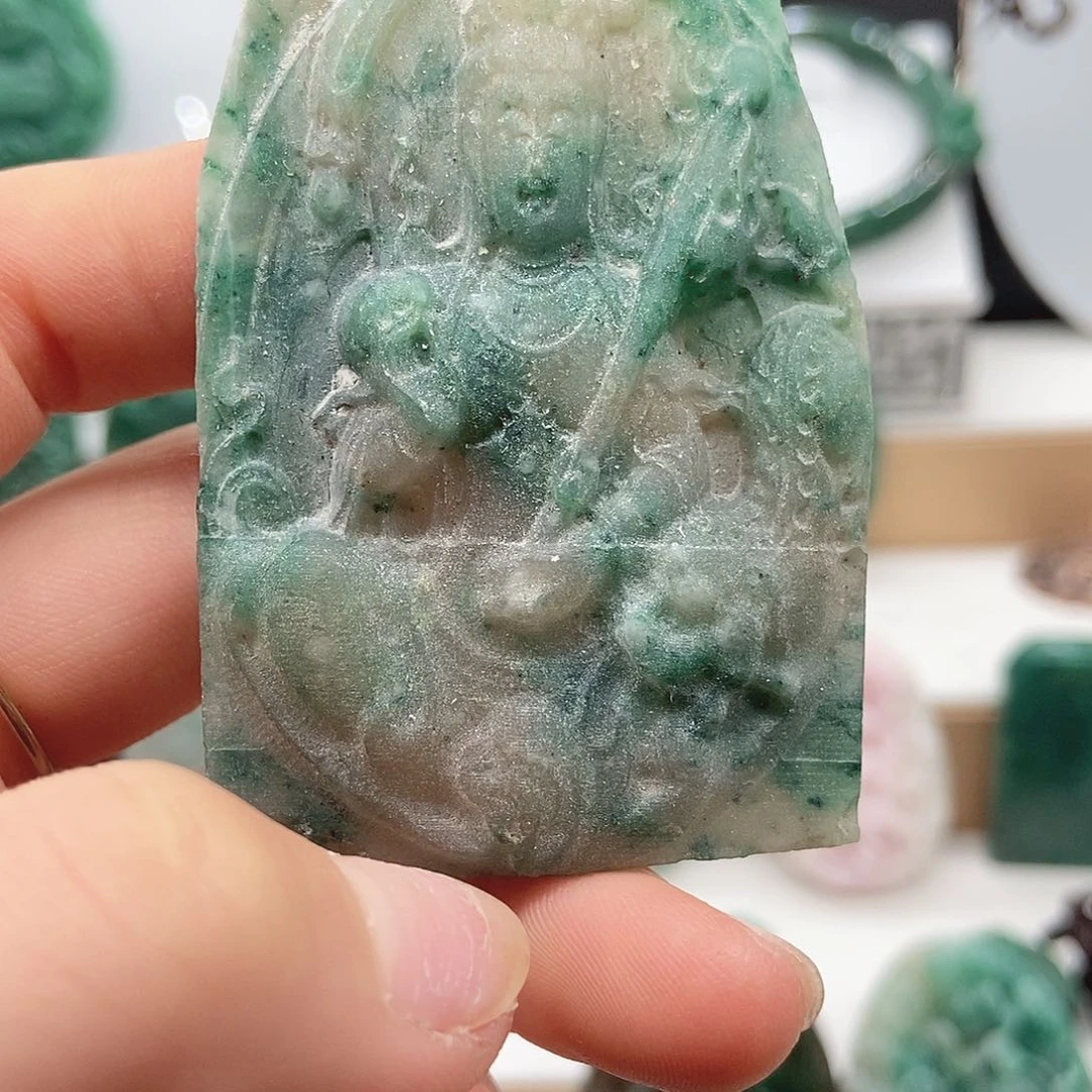 独山玉颈饰未镶嵌