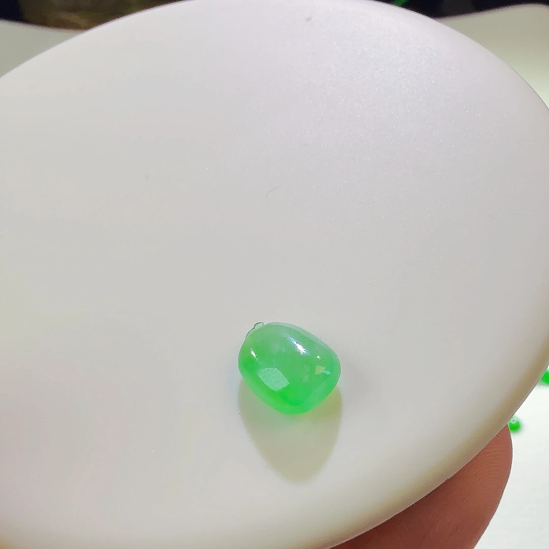 翡翠裸石木纳小瓜瓜