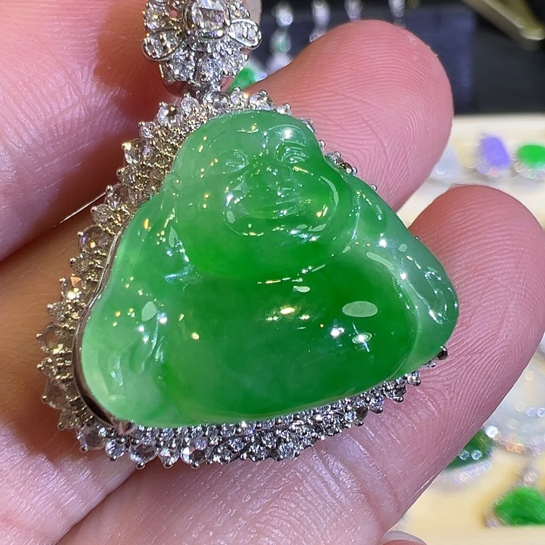 翡翠颈饰18K金镶嵌高冰种阳绿佛公