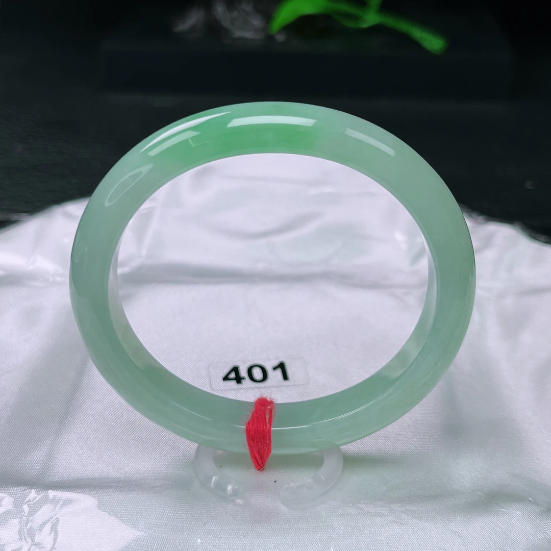 天然缅甸A货翡翠手镯53-54圈甜绿贵妃手镯尺寸53.7-47.8-10.4-7.2