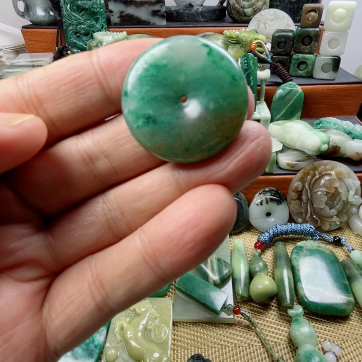 家***方独山玉未镶嵌珠宝半成品