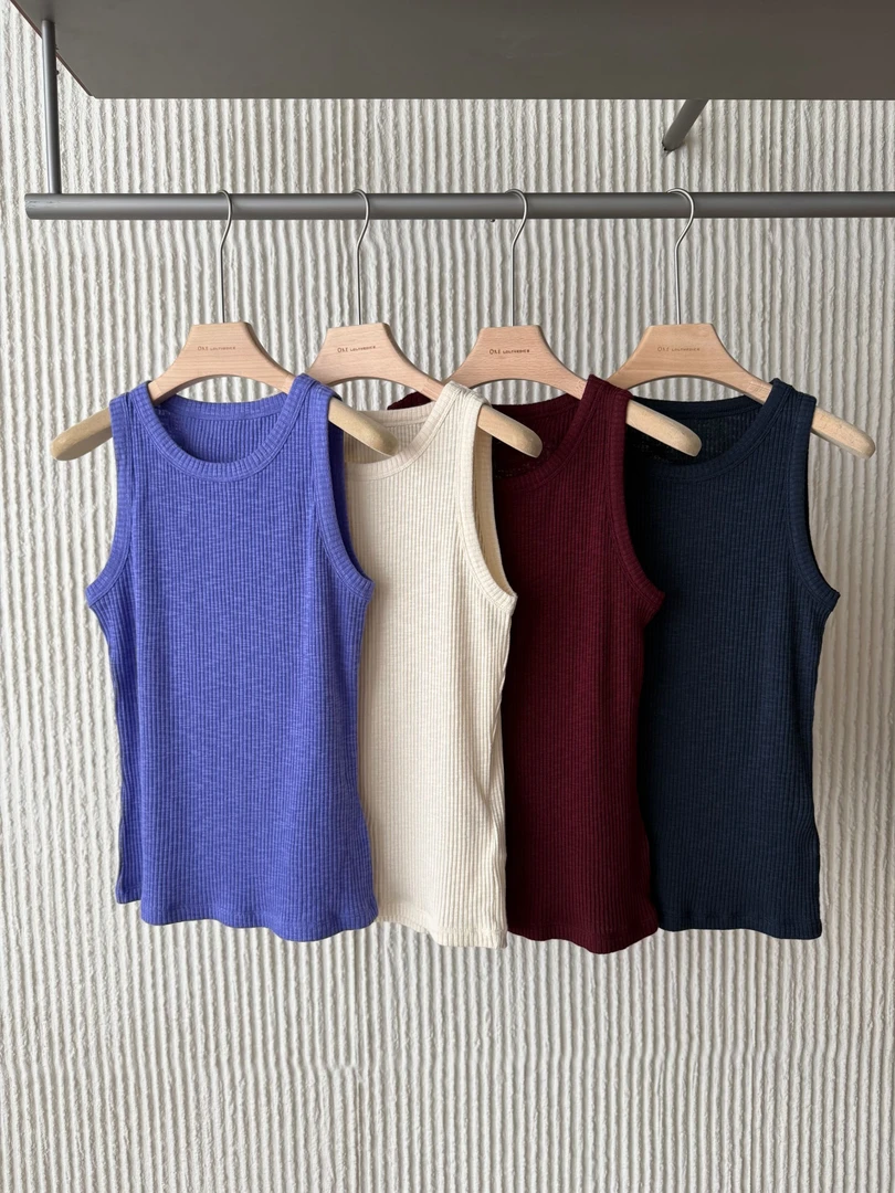 显瘦多色圆领细坑条挖肩背心    J25DX388