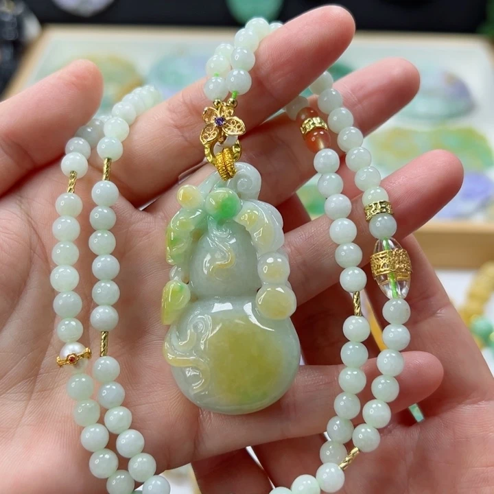 颈饰未镶嵌翡翠吊坠