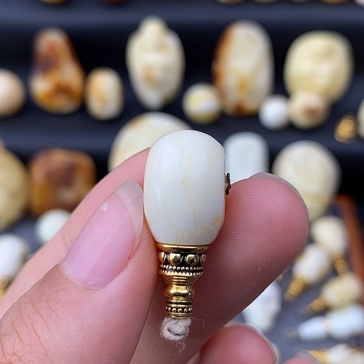 琥珀未镶嵌裸石10三通b706