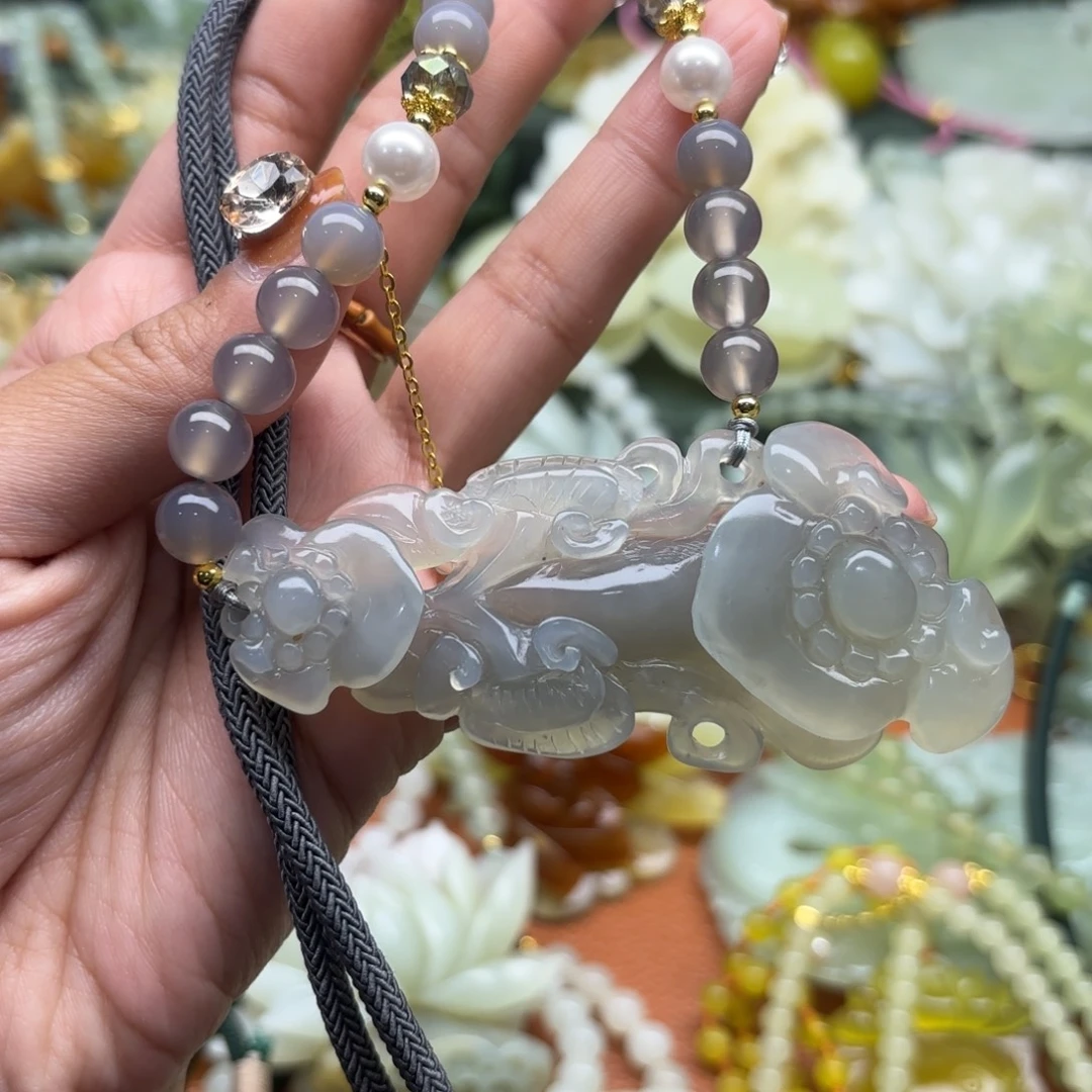 蛇纹石玉未镶嵌颈饰