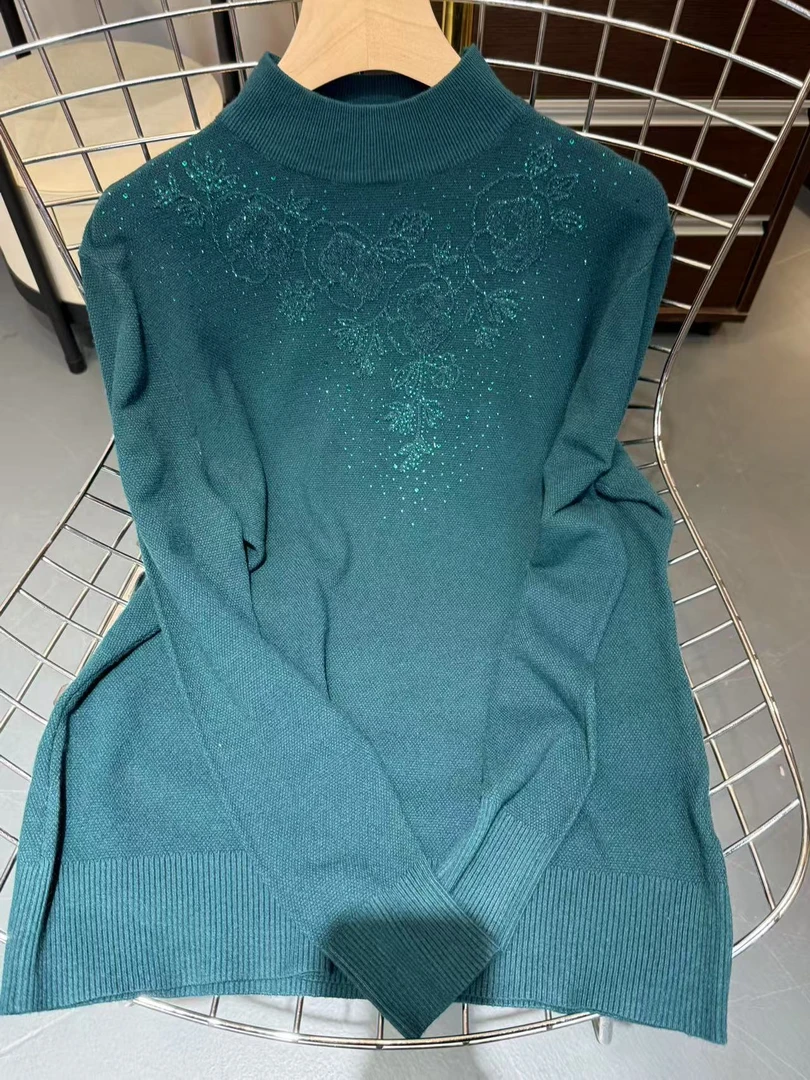 秋冬女款镶钻刺绣针织衫-A0503