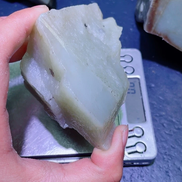 和田玉（糖玉）未镶嵌珠宝半成品