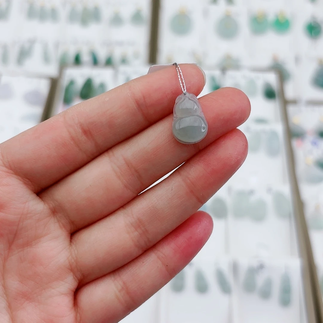 翡翠颈饰未镶嵌U*_葫芦