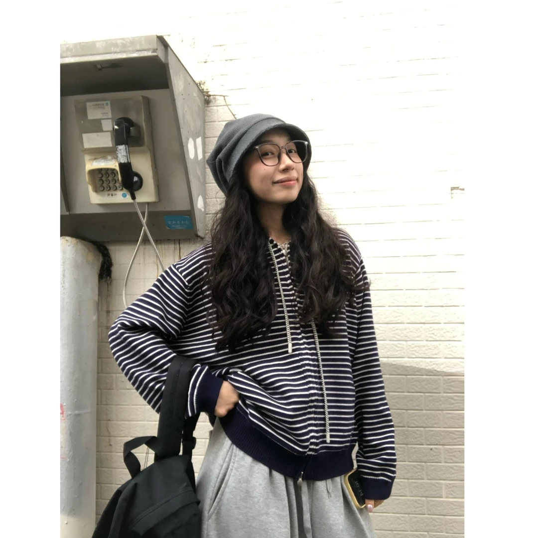 【街景】毛衣秋冬日常简约休闲通勤宽松连帽毛衣开衫