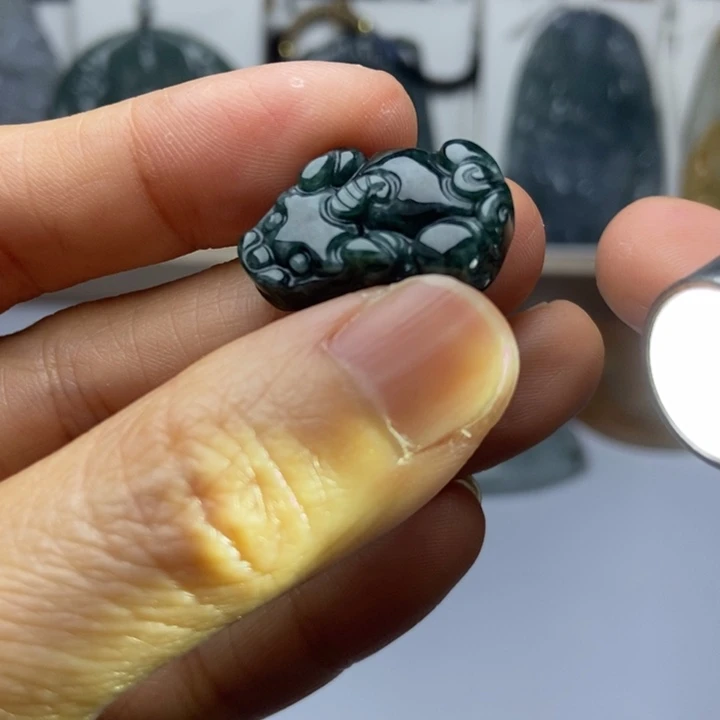 翡翠未镶嵌挂件翡翠