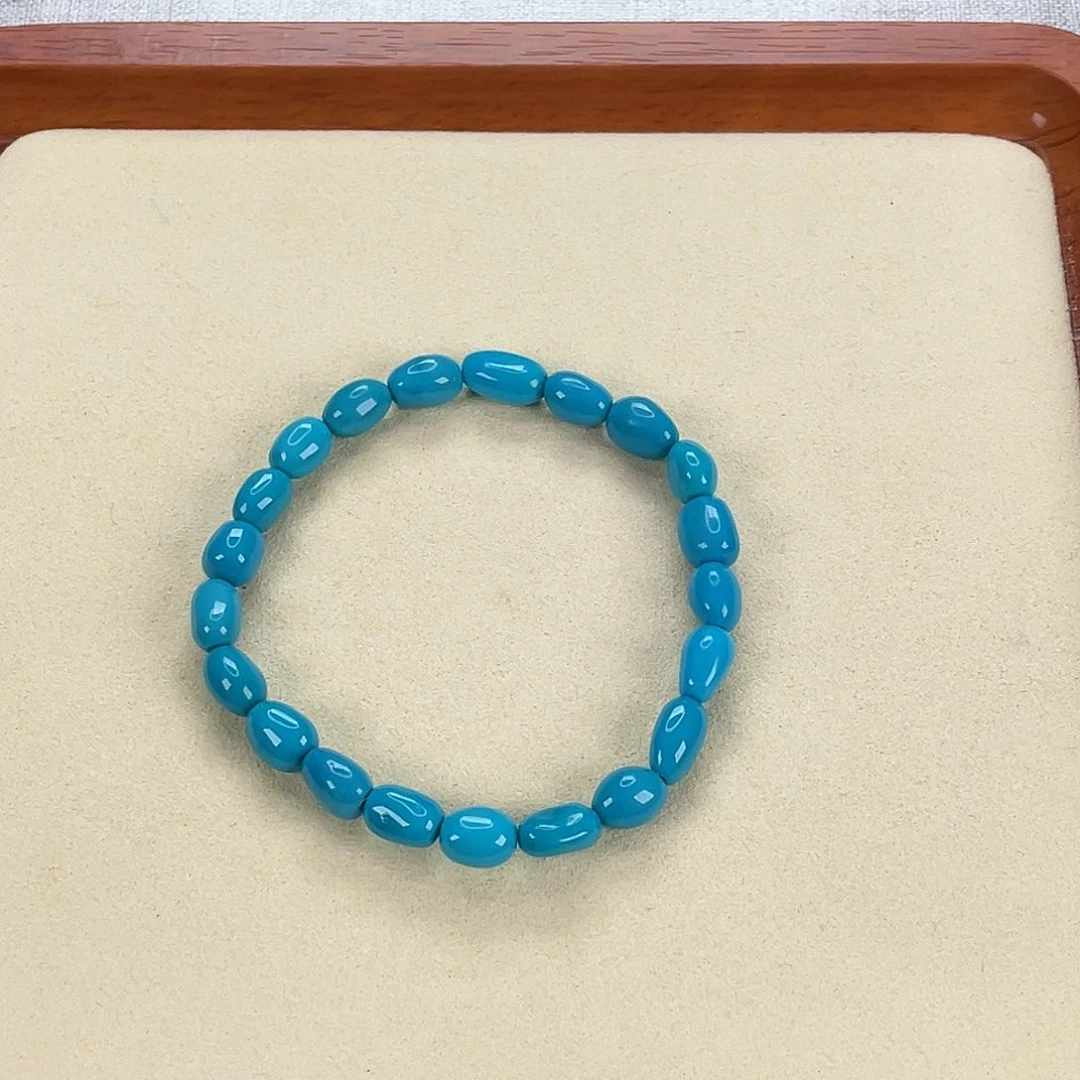 关***绿松石未镶嵌颈饰