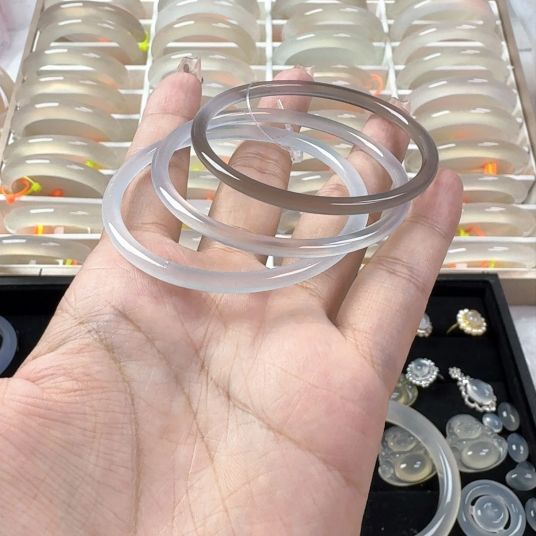 玛瑙/玉髓手镯未镶嵌