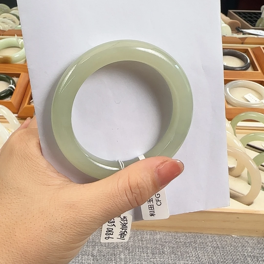 和田玉未镶嵌手镯冰葡萄肉55