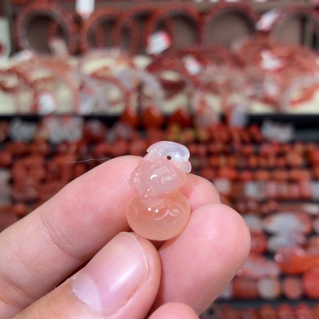 南红玛瑙未镶嵌颈饰葫芦1