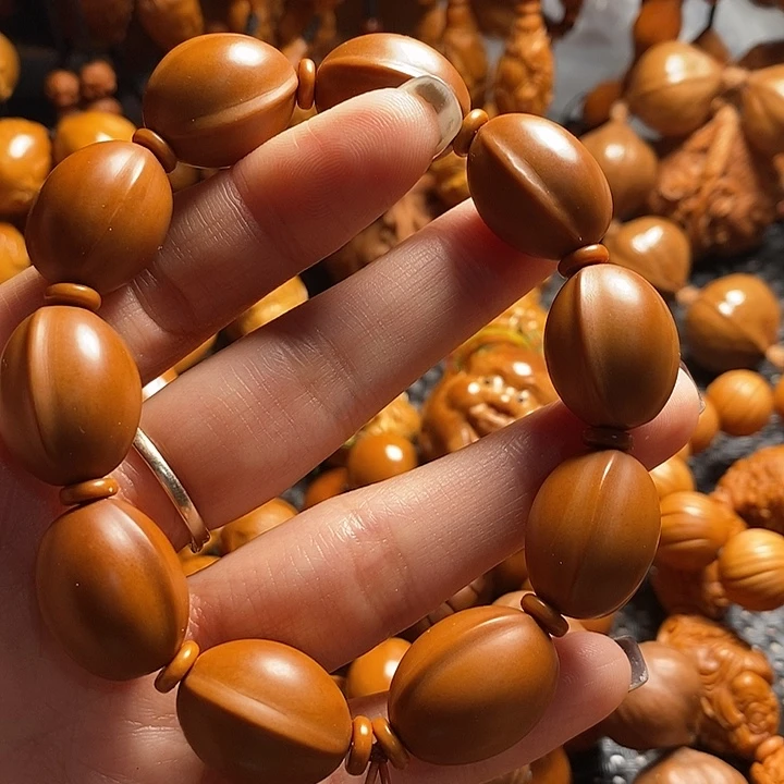 吊坠橄榄核鲨鱼背