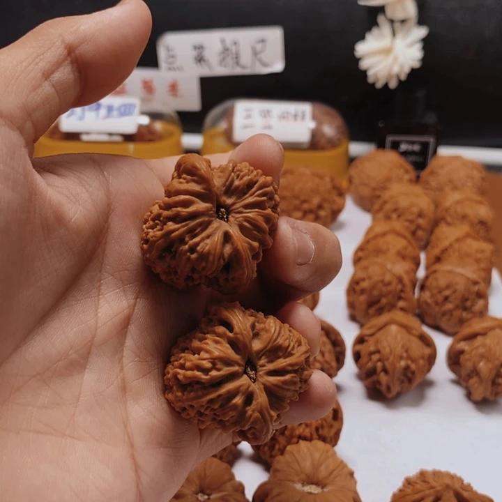 文玩核桃吊坠D*?南疆石