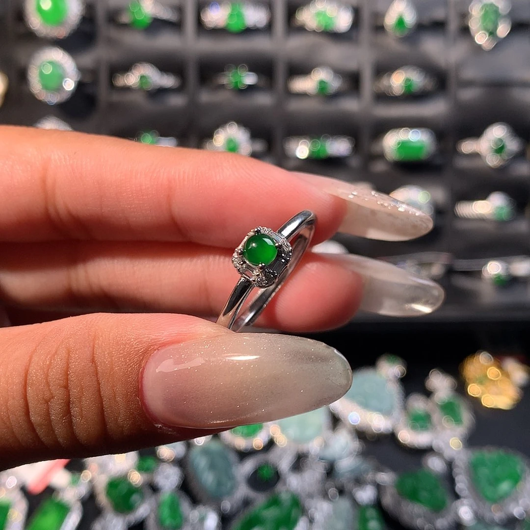 翡翠未镶嵌戒指戒指