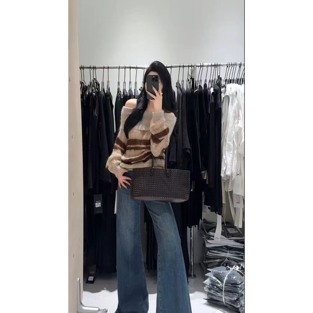 一字肩翻领毛衣条纹软糯针织衫女秋季设计感慵懒穿搭宽松长袖上衣