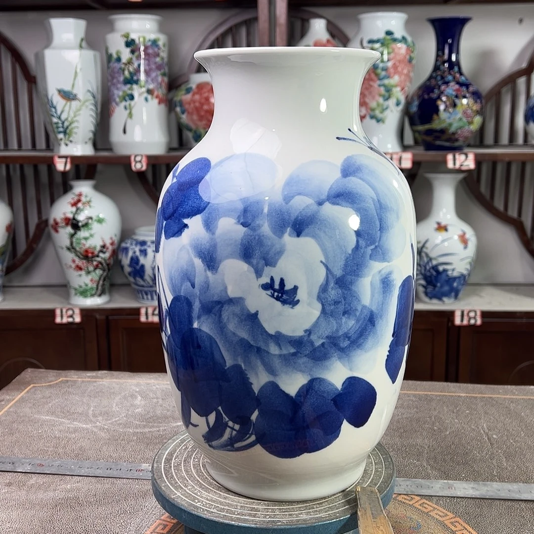 陶摆件景德镇陶瓷大冬青牡