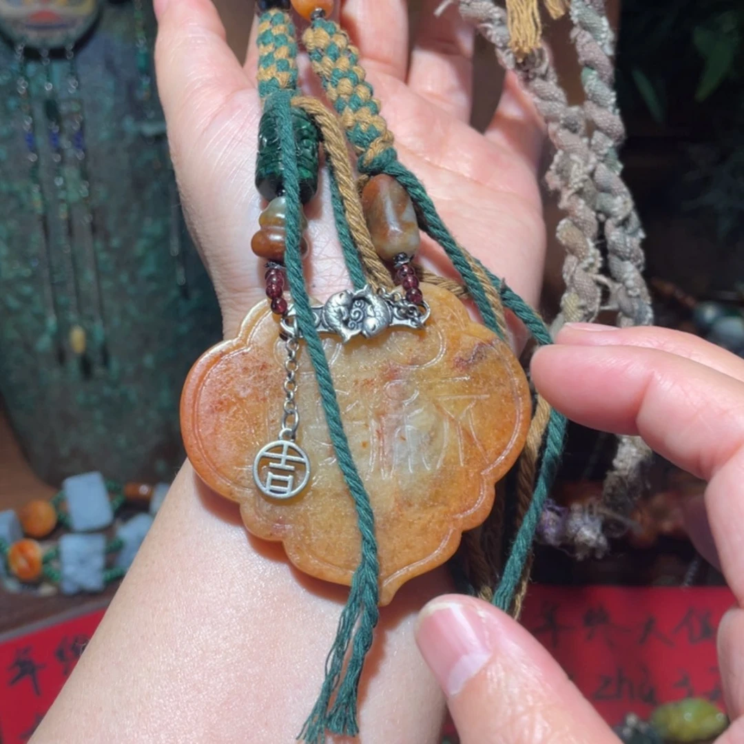 【闪购商品】吊坠(赠链)未镶嵌翡翠