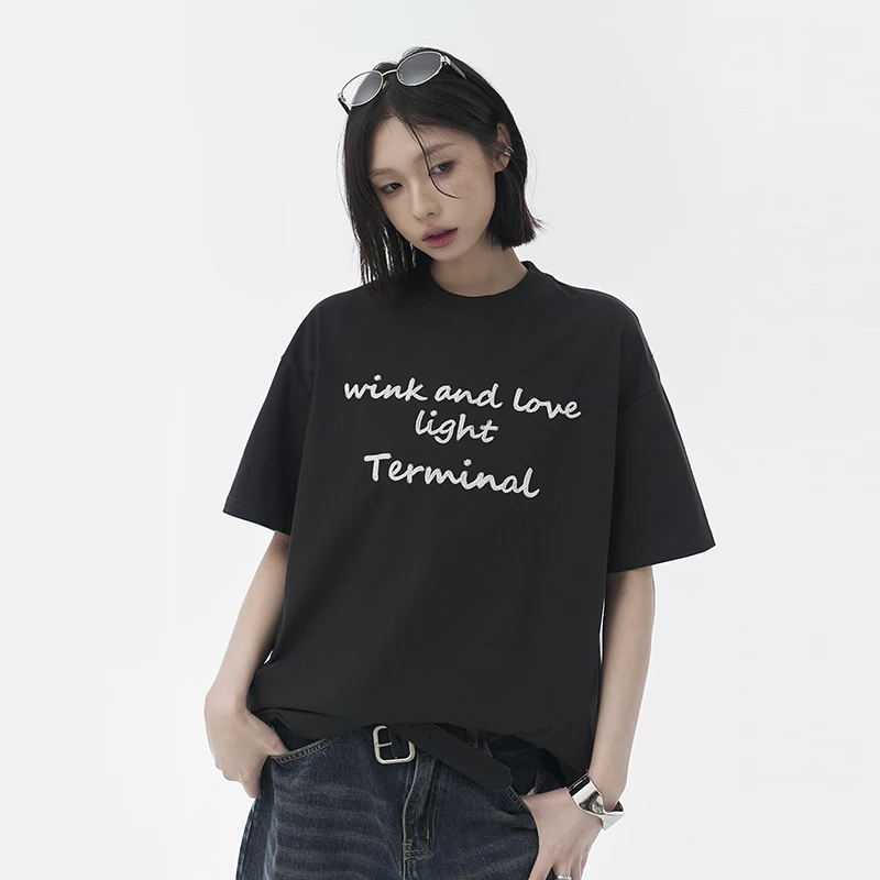 万有引力博物馆 字母印花短袖T恤女夏季2025年新款宽松半袖上衣