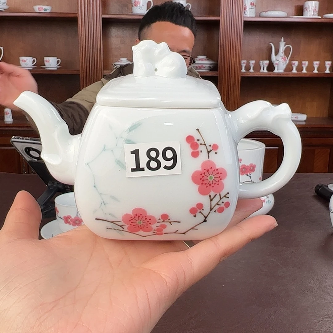 瓷红梅四方小茶壶，瑕疵