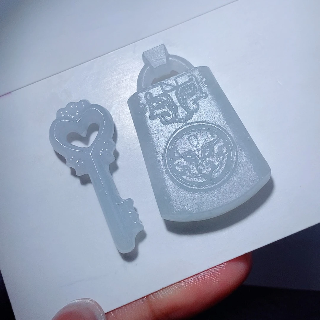 未镶嵌定制翡翠天生一对王炸
