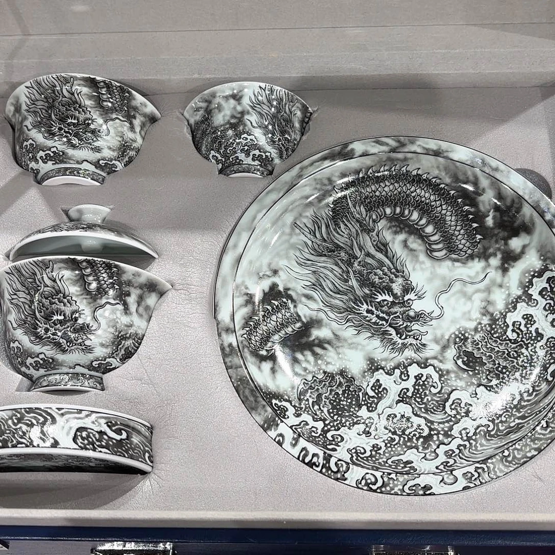 瓷片景德镇瓷器精品陈列