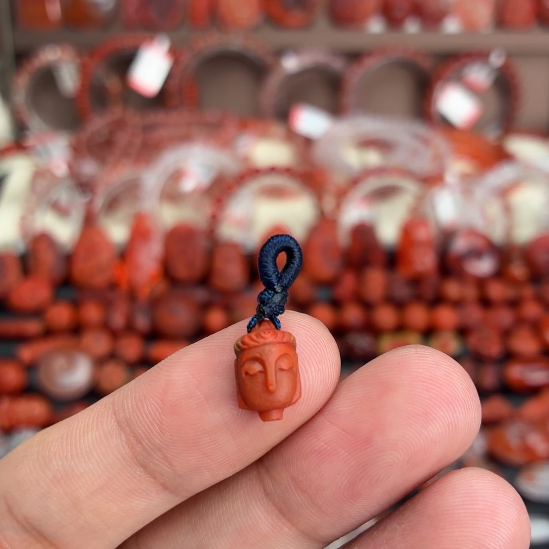 南红玛瑙未镶嵌颈饰如来