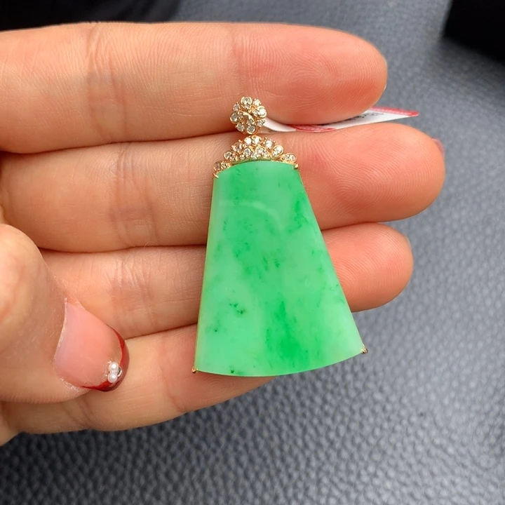 翡翠吊坠(不含链)18K金镶嵌