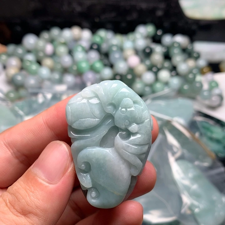 翡翠未镶嵌颈饰花件3